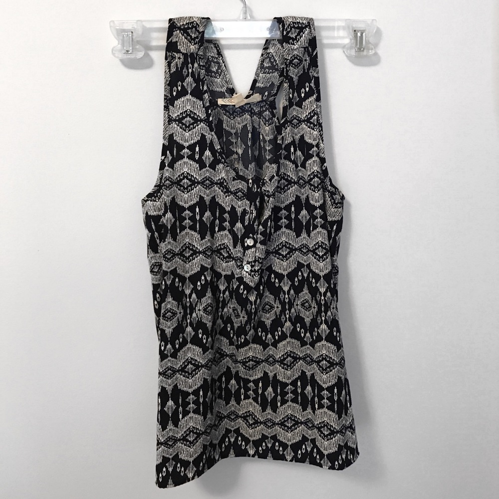 Navy & White pattern top!!